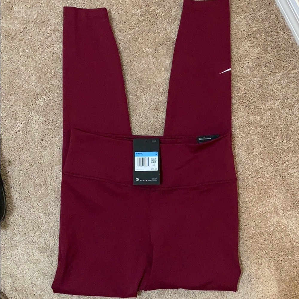 NWT Nike Leggings
